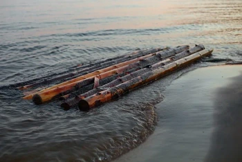 New Keystone C Alone on a Raft Reading Comprehension