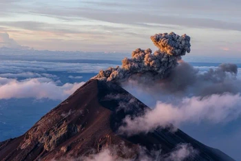 NG Inside A Volcano Reading Comprehension