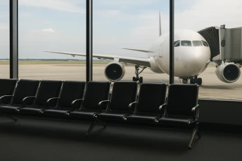À l'aéroport et dans l'avion